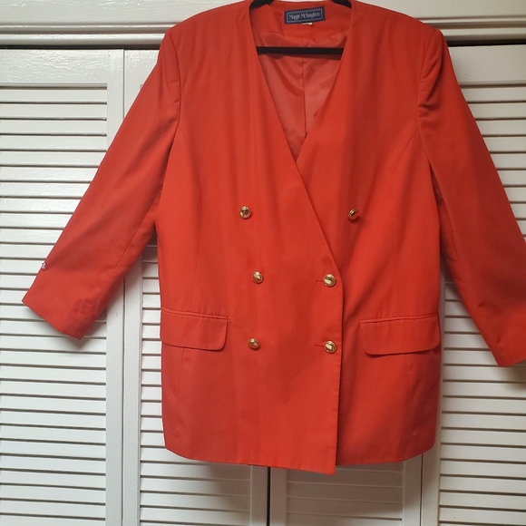 MAGGIE MCNAUGHTON red Blazers. Size 2XL - Picture 3 of 12